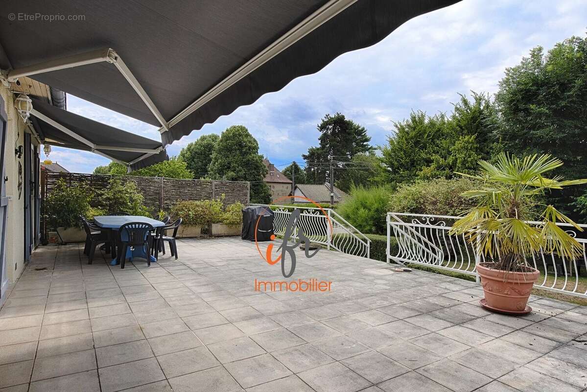 Maison 6 chambres idealement situee - photo 6