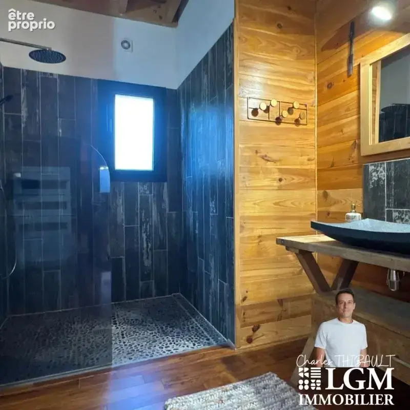 Bellegarde – Villa bioclimatique de plain-pied, piscine à débordement et vue dominante - photo 15
