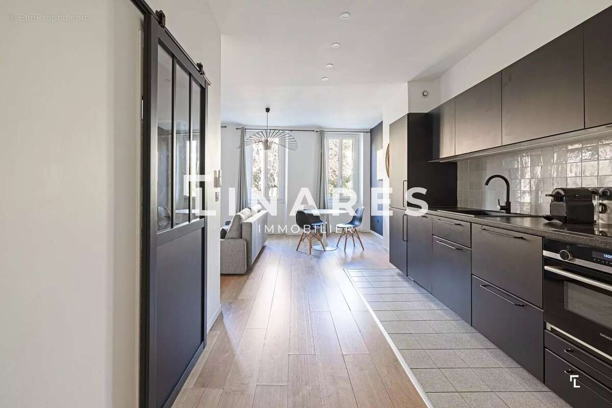 Appartement à MARSEILLE-1E