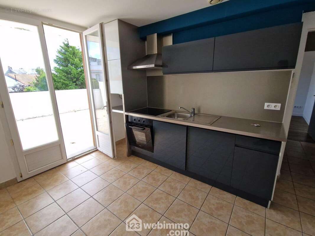 Quelques photos d'un des appartements en cours de relocation - Appartement à LA ROCHE-SUR-YON