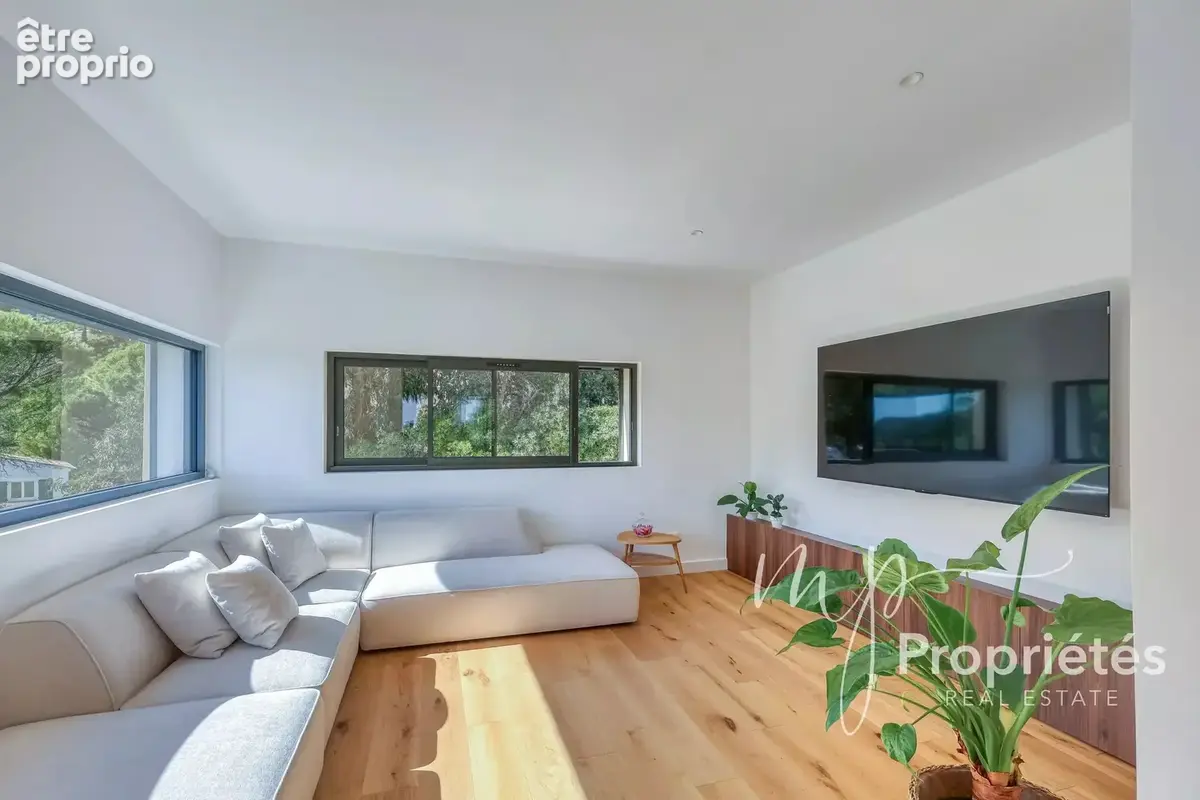 À VENDRE – Cavalaire-sur-Mer – Villa contemporaine avec vue mer 4 suites et prestations haut de gamme - photo 12