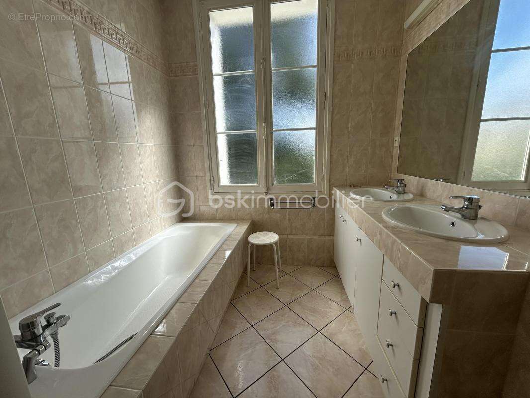 Maison à SAINT-PIERRE-DES-CORPS