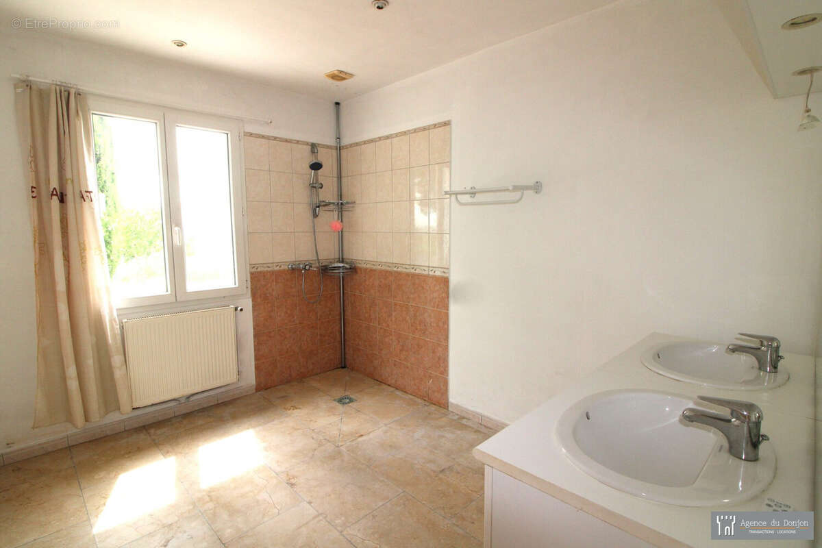 Maison à CHANIERS