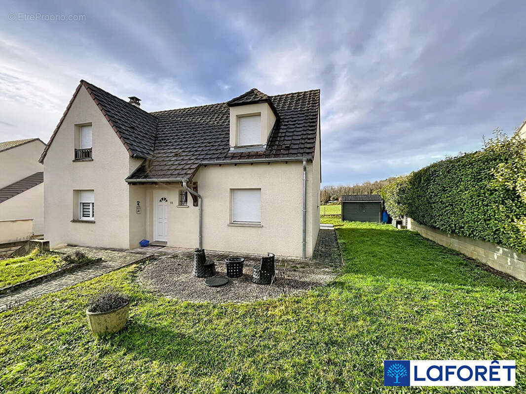 Maison à IS-SUR-TILLE