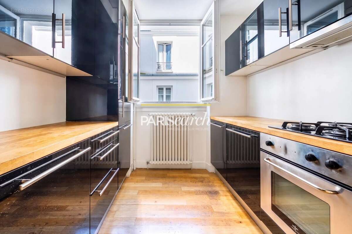 Appartement à PARIS-3E
