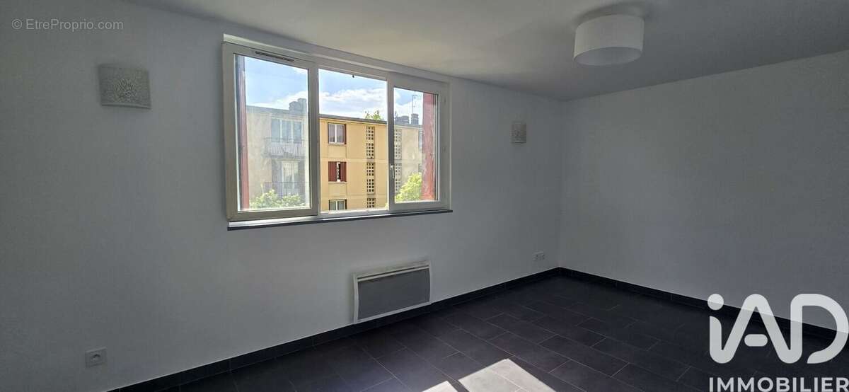 Photo 6 - Appartement à SAINTE-GENEVIEVE-DES-BOIS