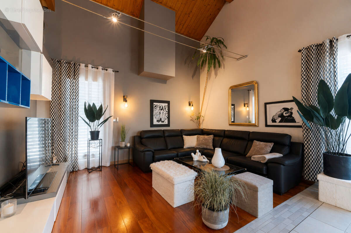 Villa de 487 m² à pierrefontaine-les-varans - photo 9