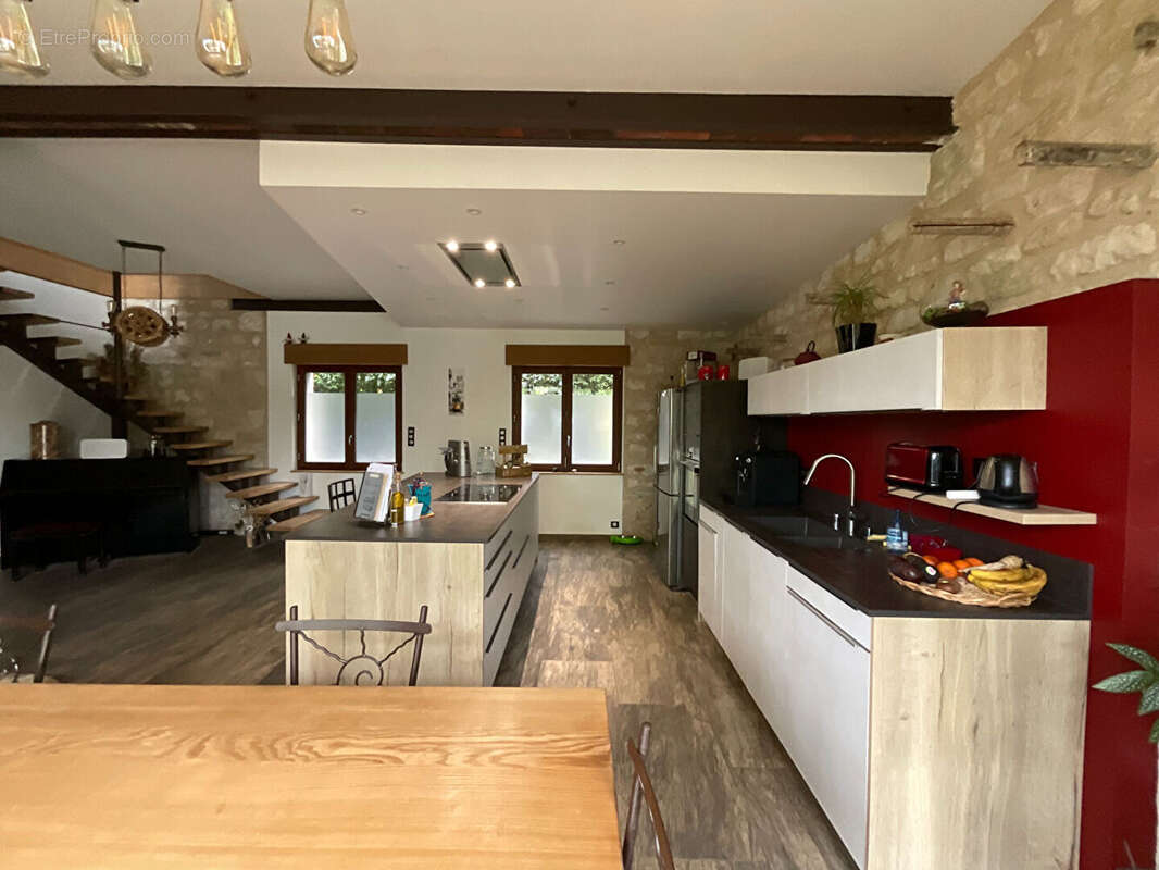 Maison à MAURECOURT