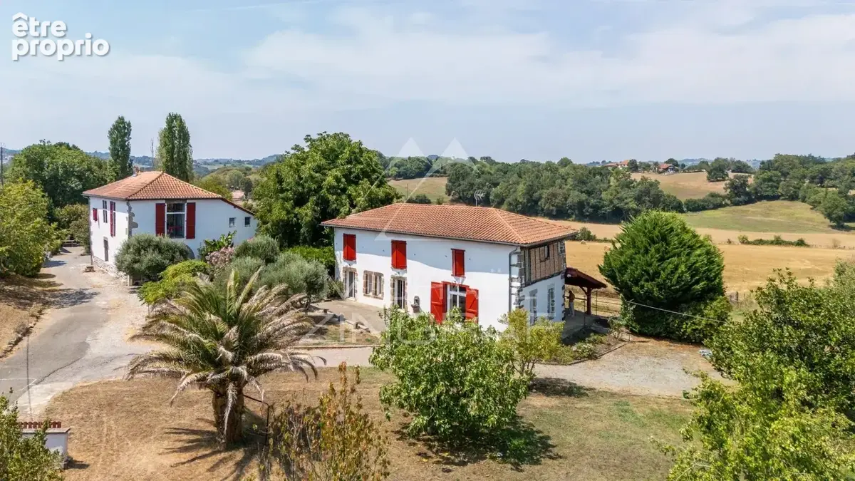 Maison à LUXE-SUMBERRAUTE