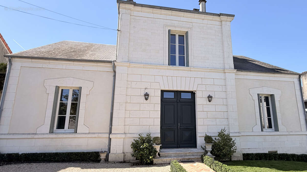 Maison à SAINT-JEAN-D'ANGELY