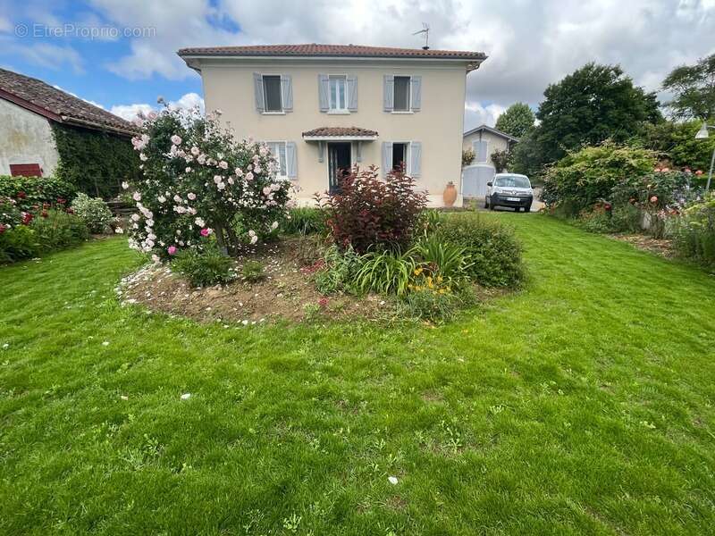 Maison à BERGOUEY