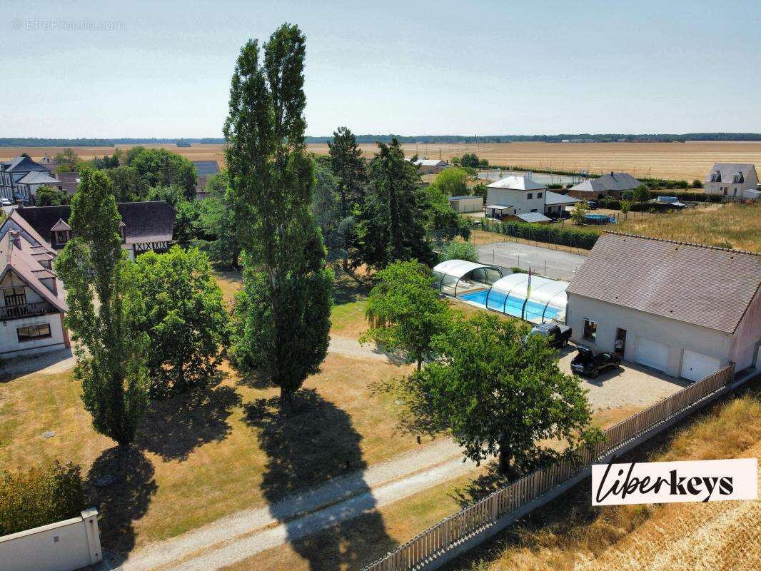 Propriété familiale avec piscine chauffée et maison d’amis – 500 m² aux portes de la Normandie, à 1h20 de Paris - photo 2