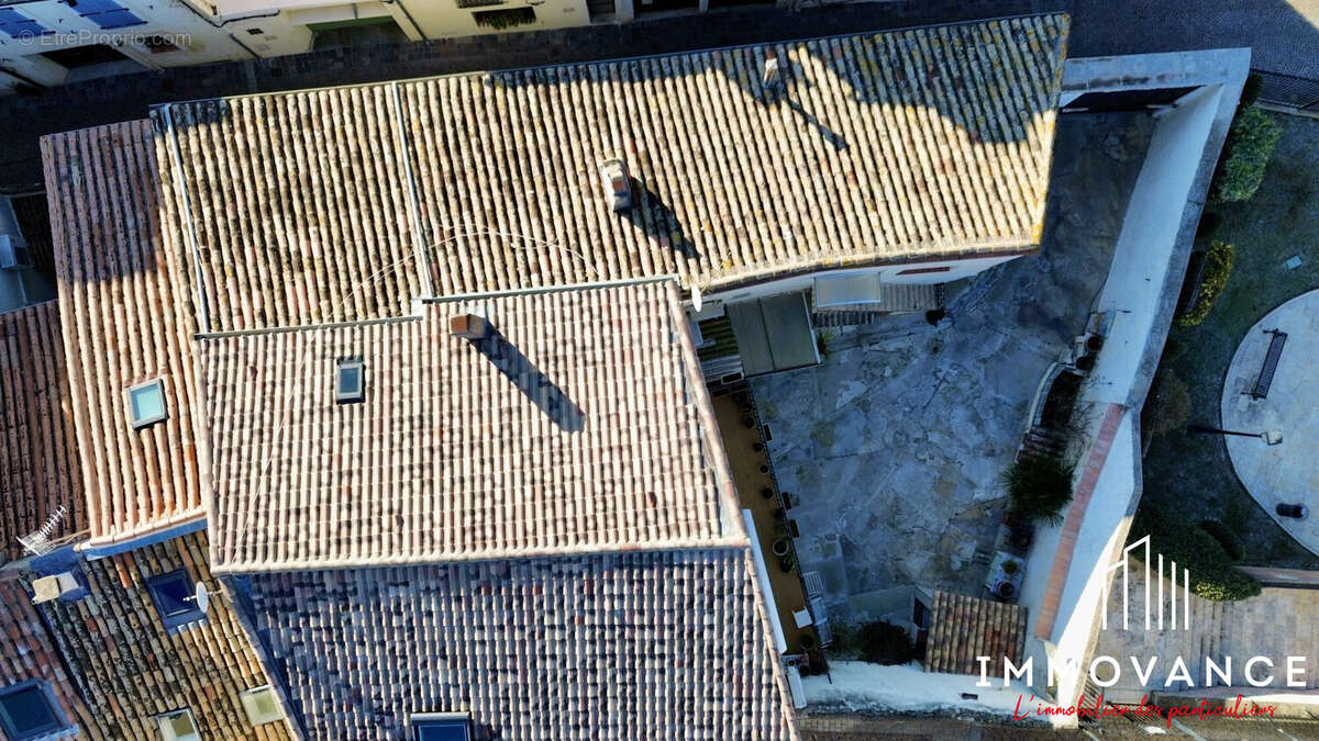 Maison à MAUGUIO