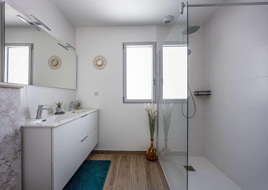 Maison à SAINTE-SOULLE