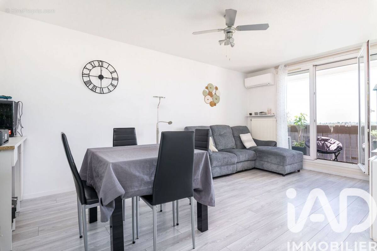 Photo 1 - Appartement à MEYZIEU