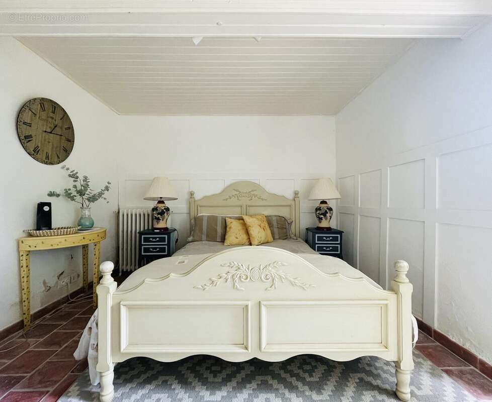 Maison à MAUZAC-ET-GRAND-CASTANG