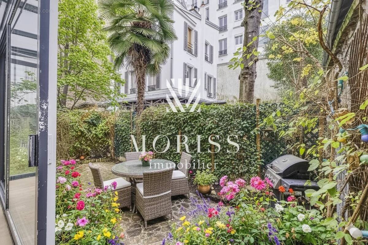Appartement à PARIS-17E