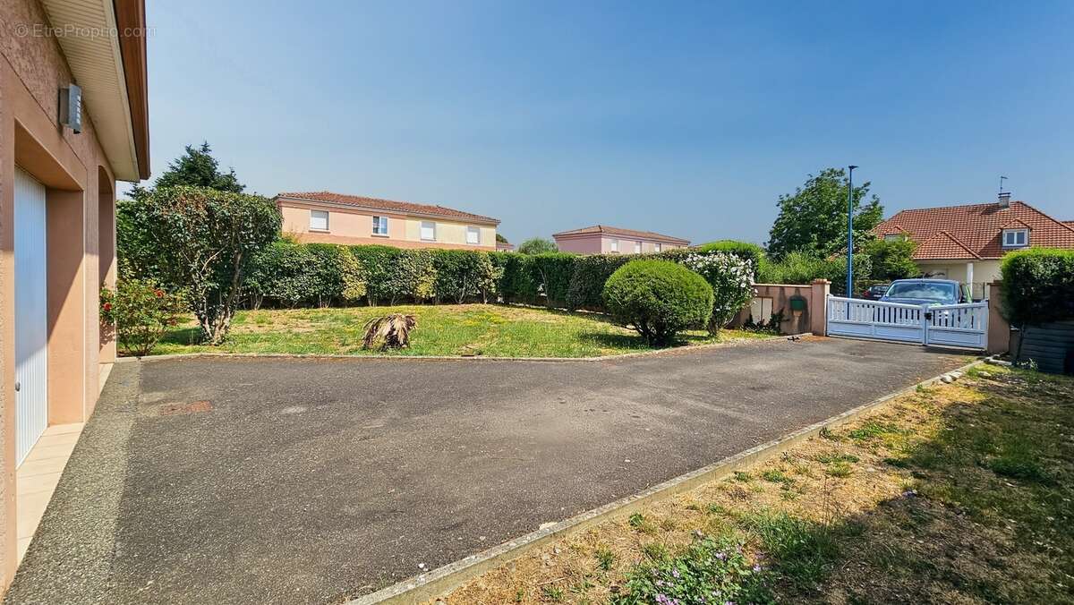 Maison à vendre 5 pièces, 4 chambres avec jardin et garage à LALOUBERE (65) - photo 18
