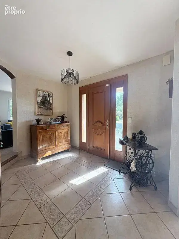 NOZAY -Maison familiale avec un grand terrain - photo 2