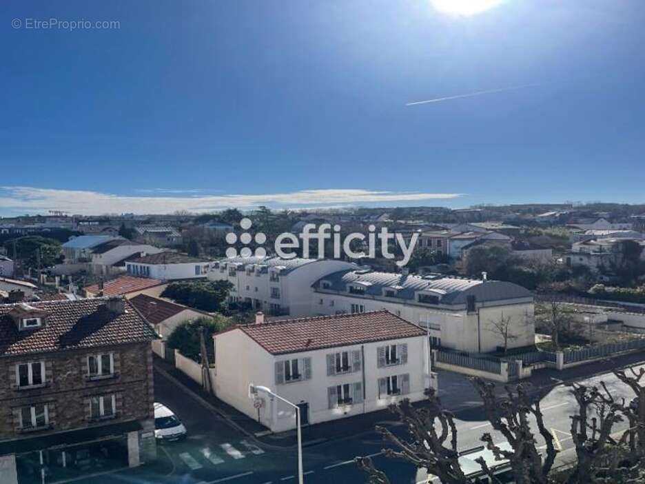 Appartement à ISSY-LES-MOULINEAUX