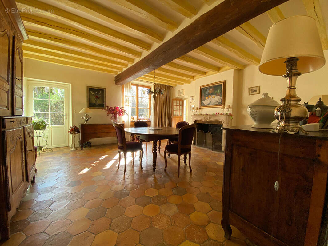 Demeure de Prestige 5' Montfort L Amaury  254 m2 - photo 7