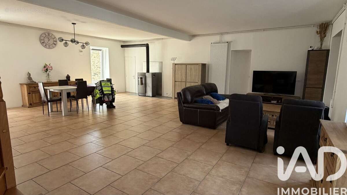 Maison 204 m² à Treignat  - photo 5
