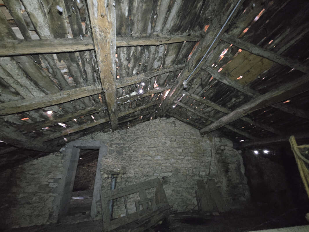 Maison à CHASSENEUIL-SUR-BONNIEURE