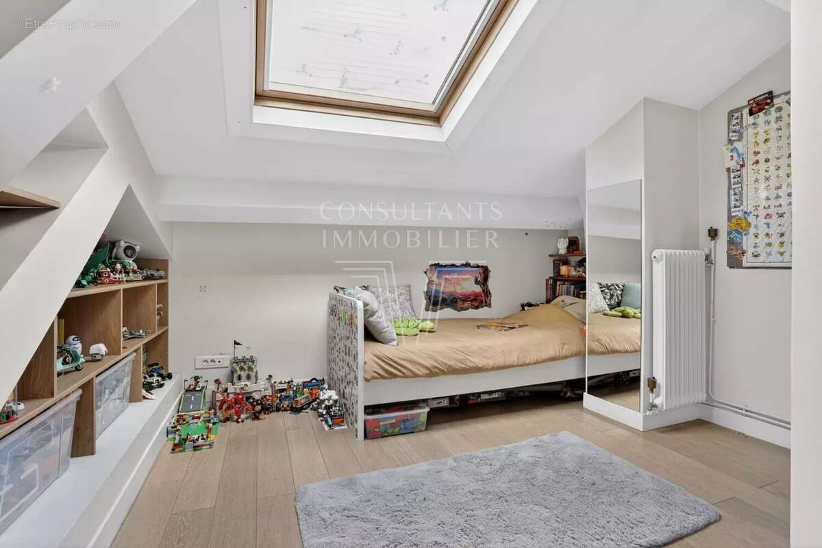 Appartement à LEVALLOIS-PERRET