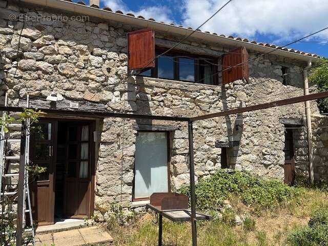 Maison à LE POET-EN-PERCIP