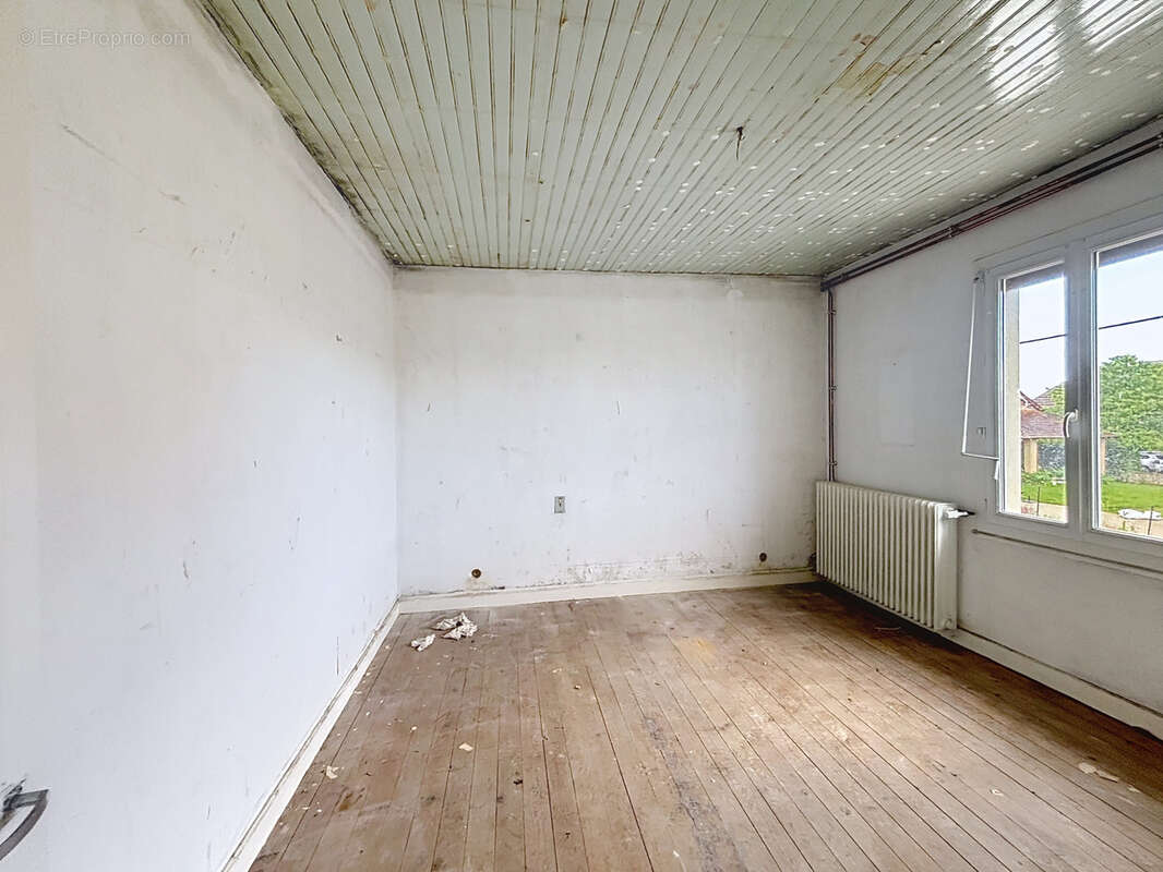 Appartement à TASSENIERES