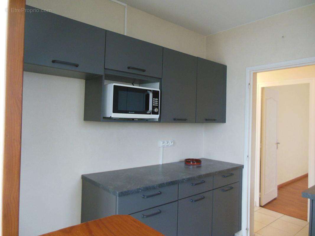 Marché central - 2 pièces 50 m2 - Balcon, Cave, Parking et Ascenseur - photo 9