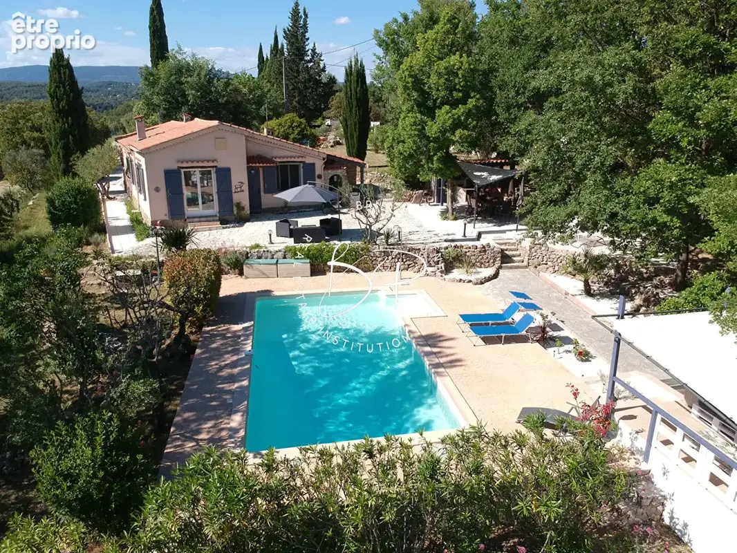Villa de charme avec piscine et oliviers -sur terrain dominant. - photo 2