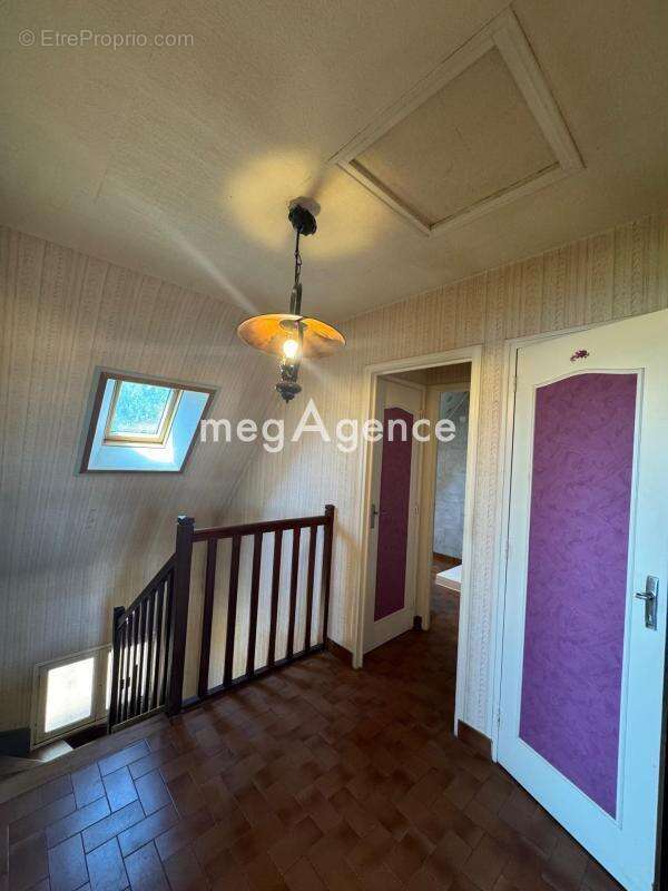 Lanester – Maison 3 chambres avec garage, jardin clos et beau potentiel - photo 14