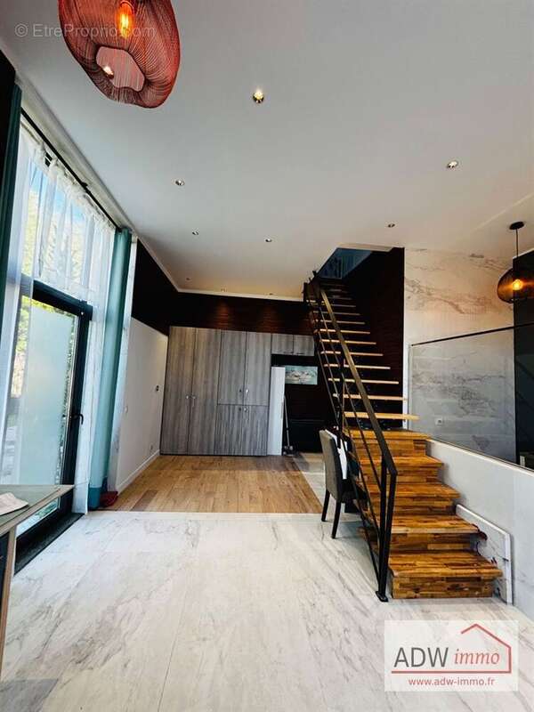 Maison à MANDRES-LES-ROSES