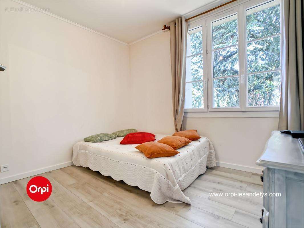 Maison rénovée Centre Ville  Les Andelys - 3 ch - terrain 321m² - photo 13