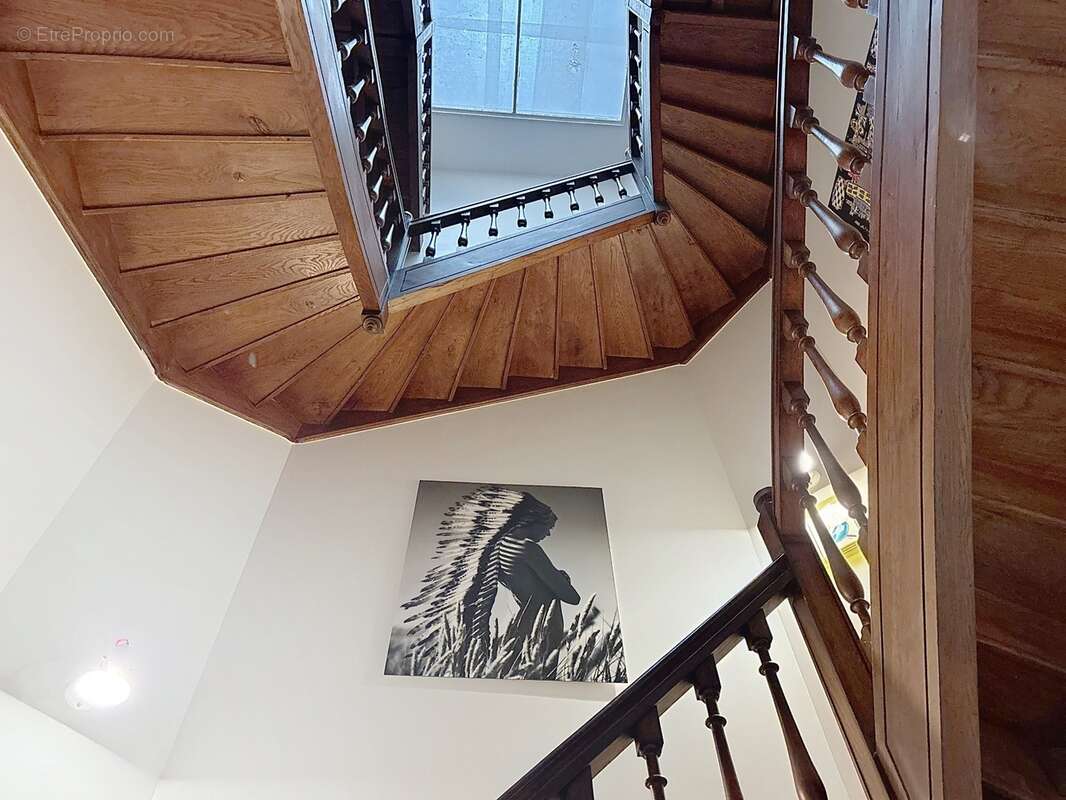 Maison à vendre 15 pièces, jardin et garages REIMS (51) - photo 12