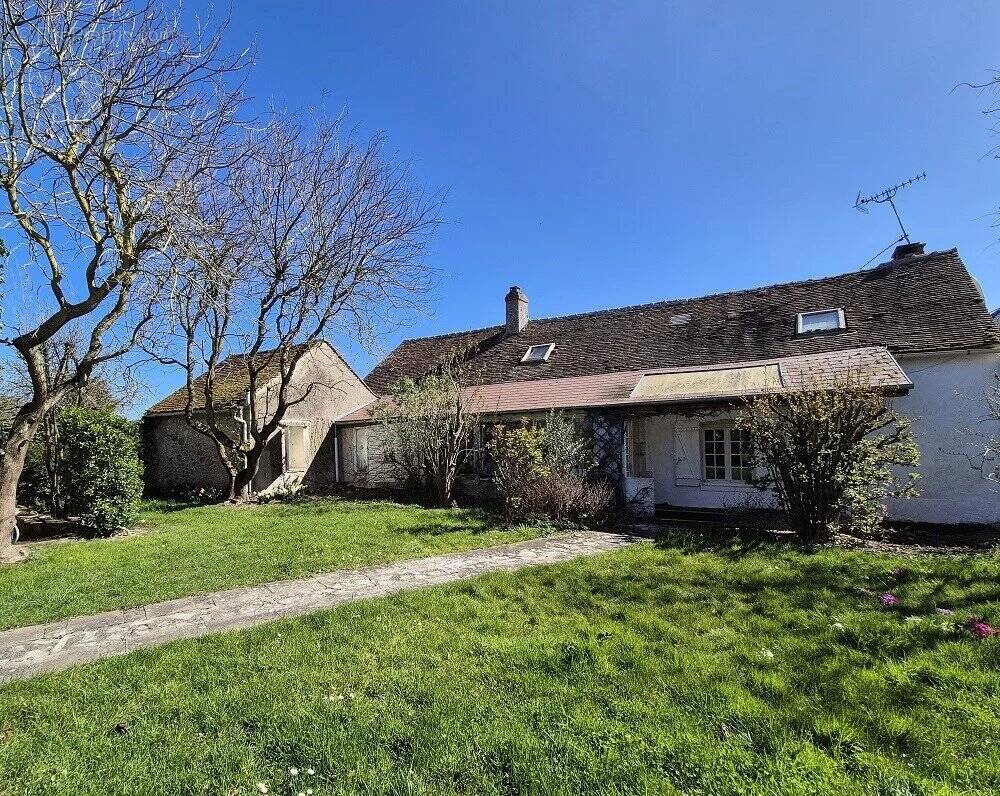 Maison à BEAUNE-LA-ROLANDE