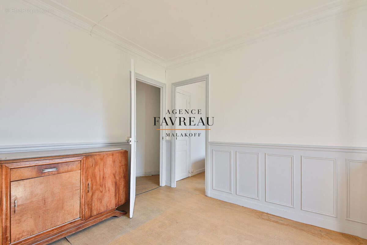 Appartement à PARIS-16E
