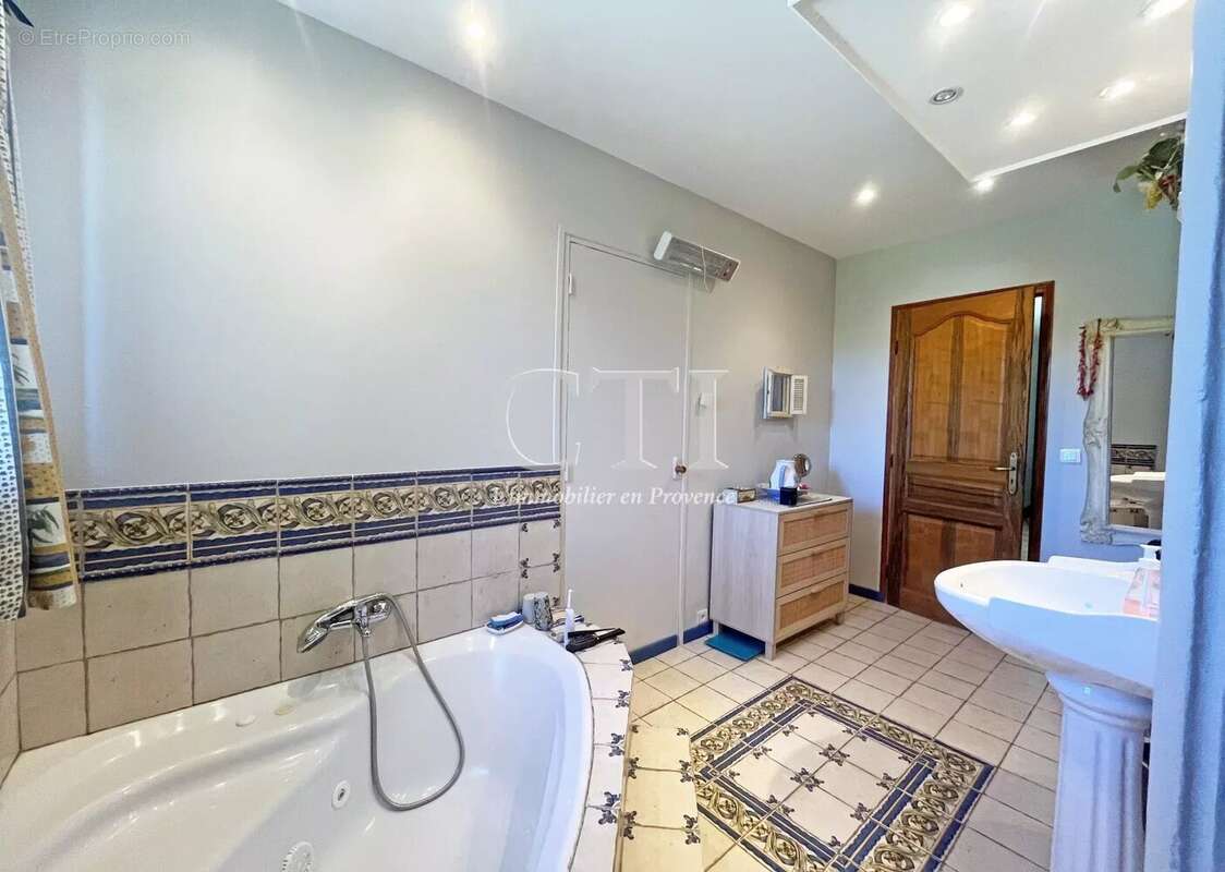A vendre, propriété en pierre avec sur le Mont-Ventoux et Piscine - photo 20