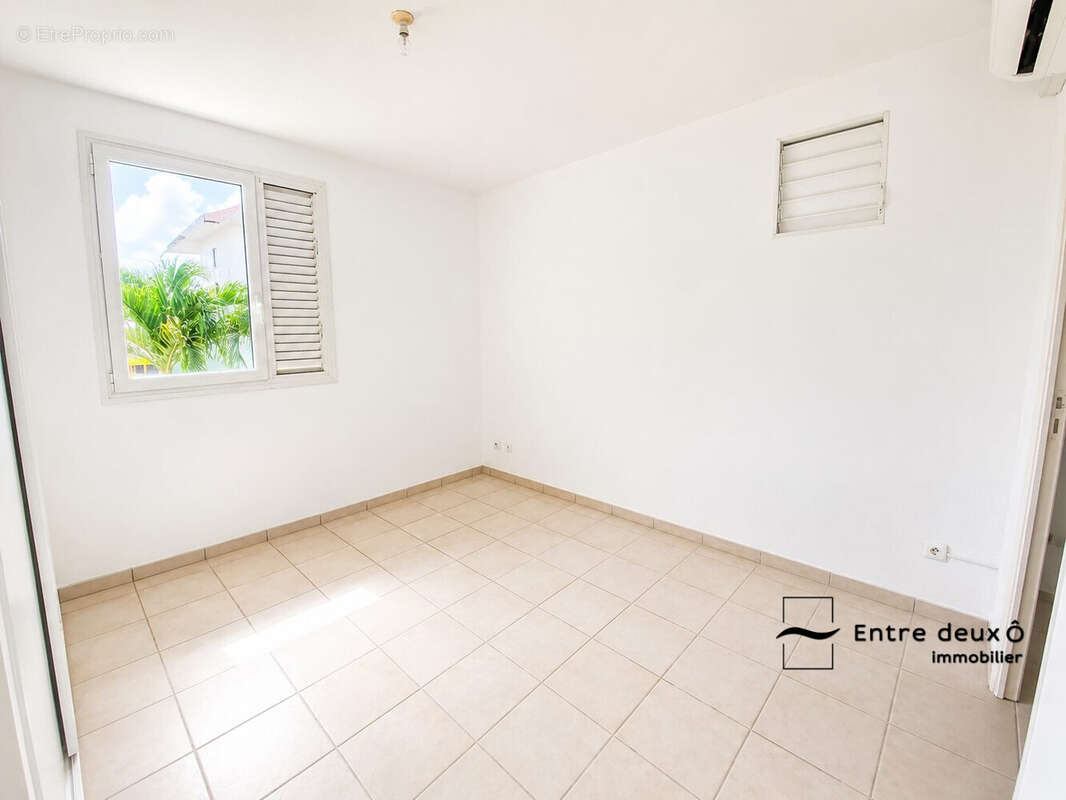 Chambre 3 - Appartement à FORT-DE-FRANCE