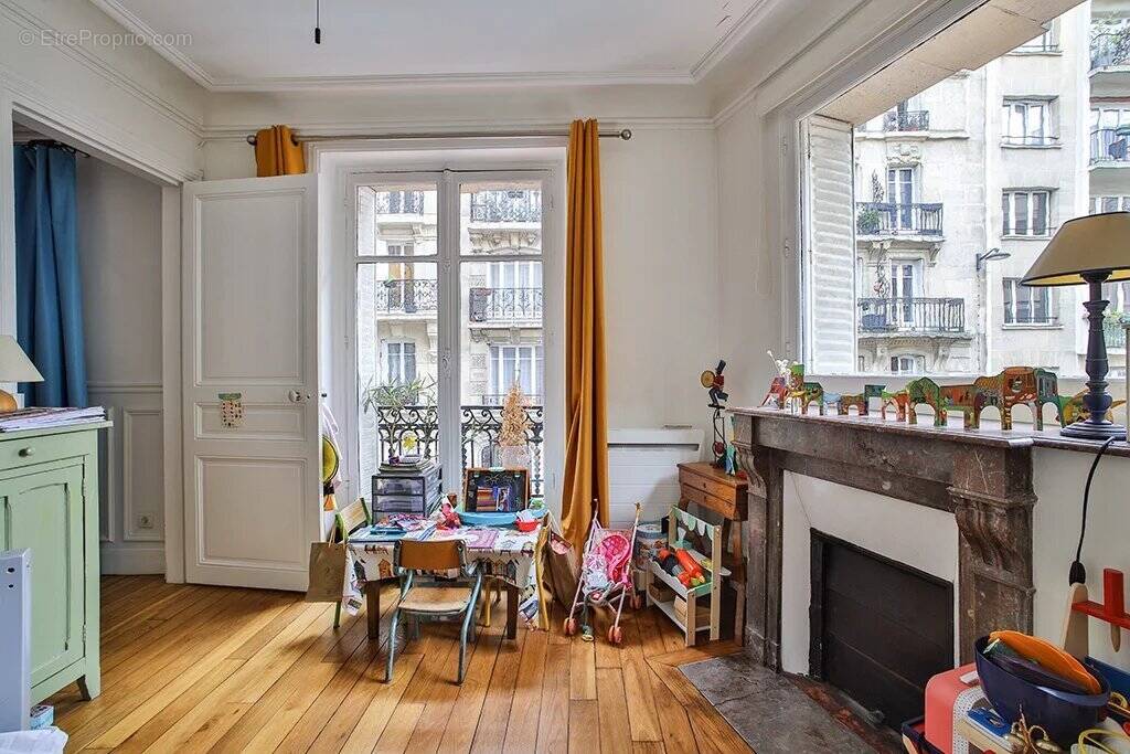Appartement à PARIS-18E