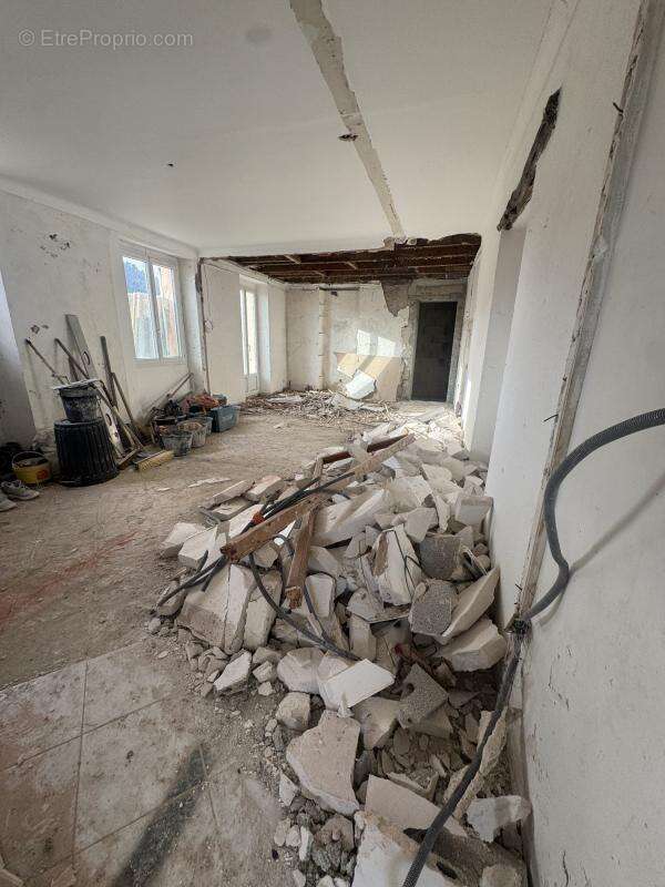 Appartement à L'ESCARENE