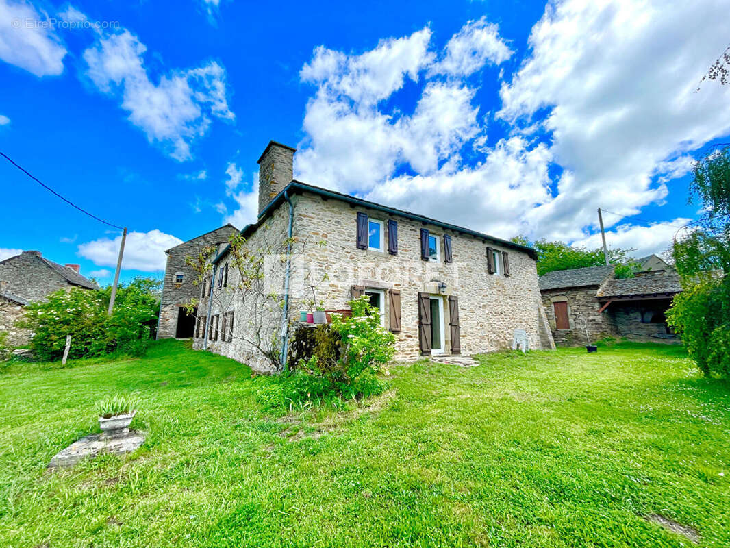 Maison à COMPS-LA-GRAND-VILLE