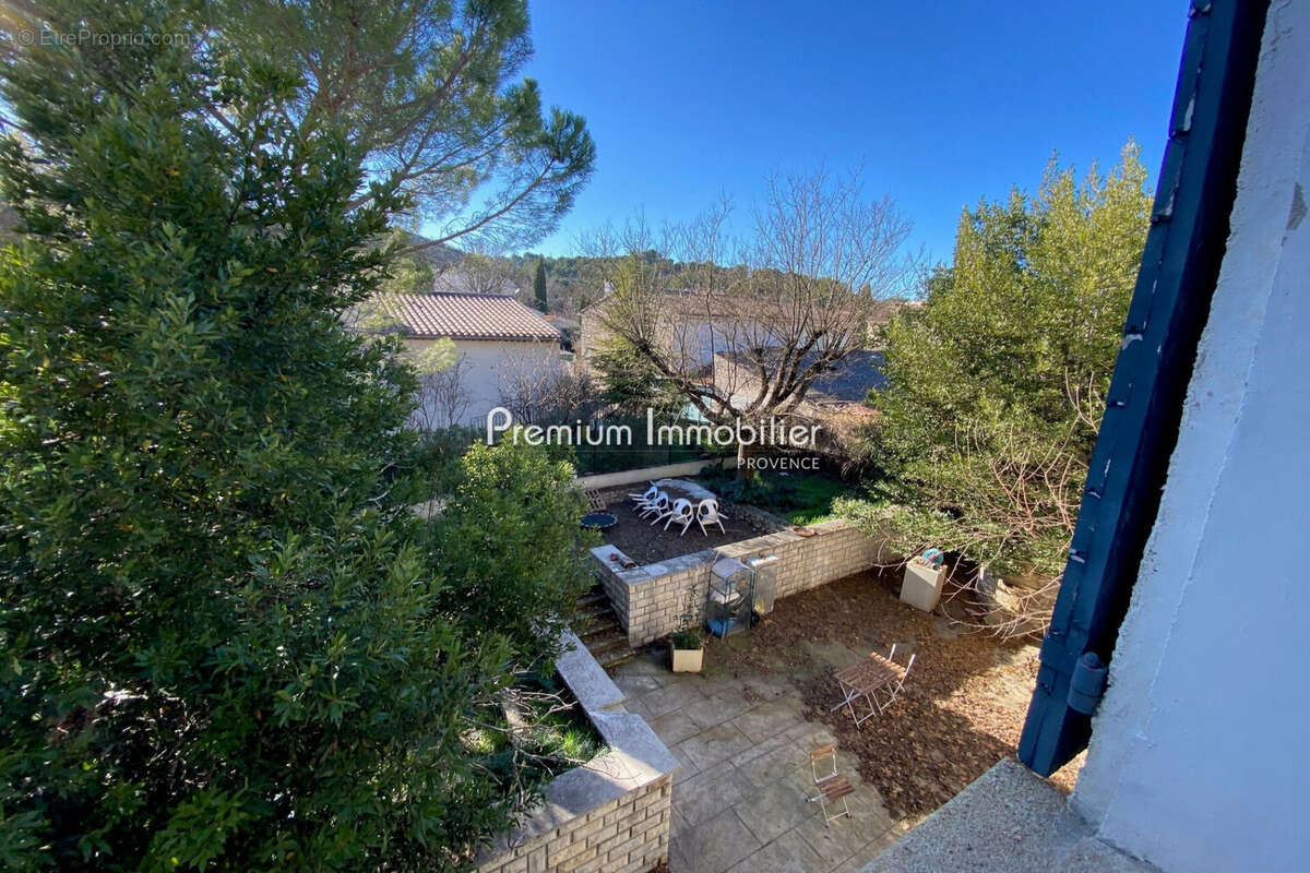 Appartement à LE PUY-SAINTE-REPARADE