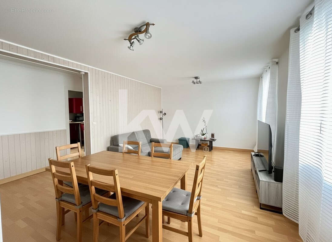 Appartement à SAINT-JEAN-DE-LA-RUELLE