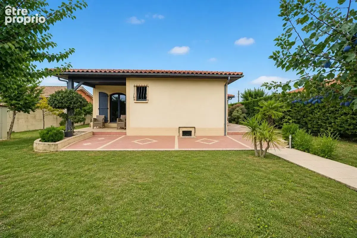 Laissez-vous séduire par cette villa de caractère - photo 3