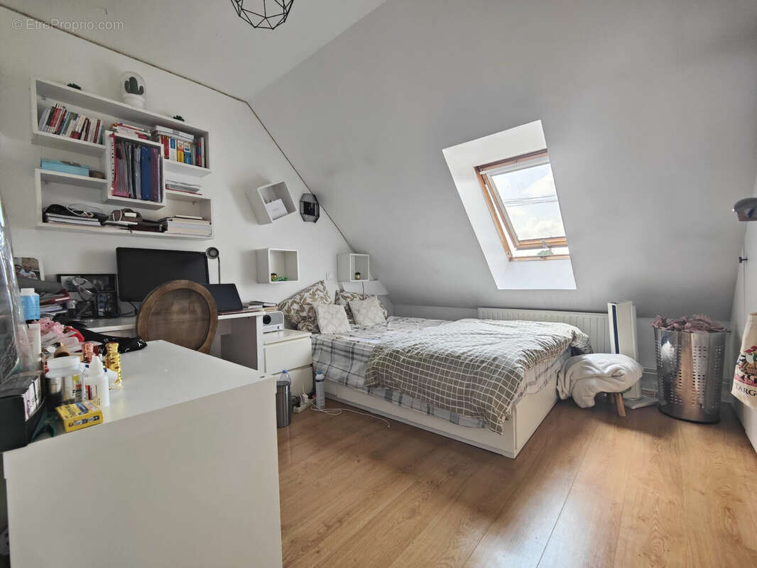 Maison 110 m² à Les Clayes-Sous-Bois  - photo 7