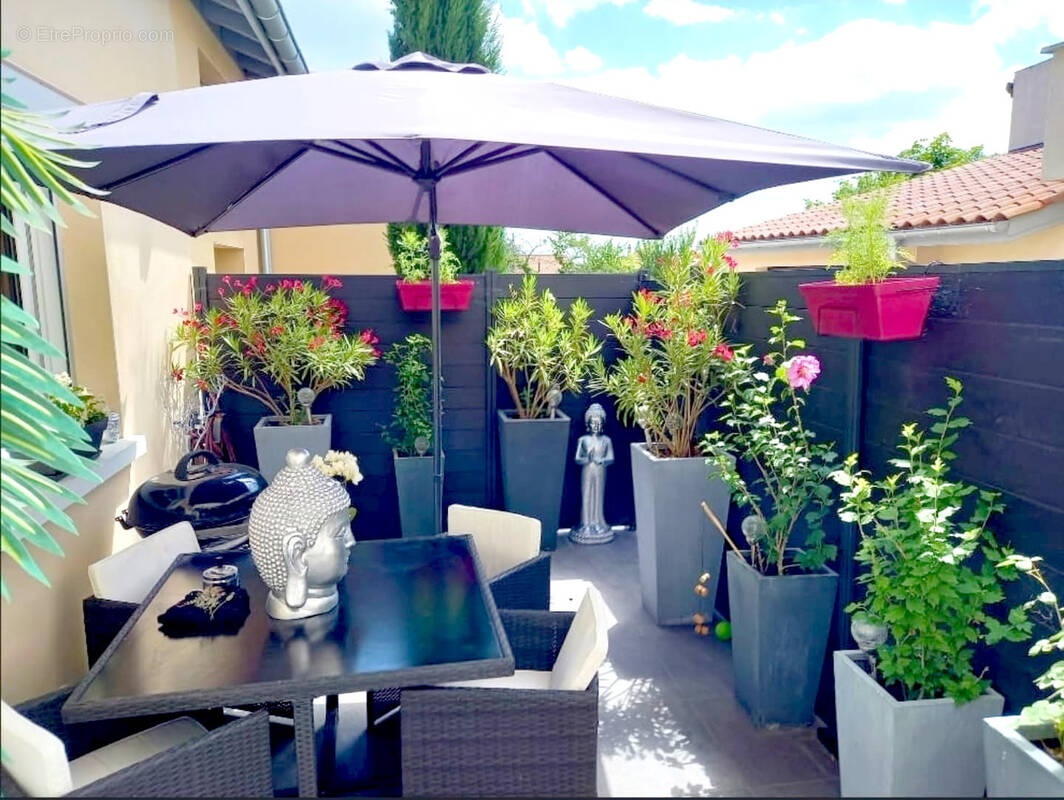 Appartement à GREZIEU-LA-VARENNE