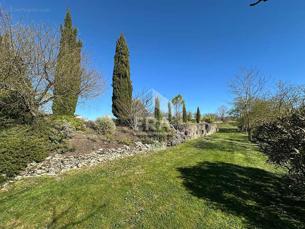 Autre à CASTELNAU-DE-MONTMIRAL