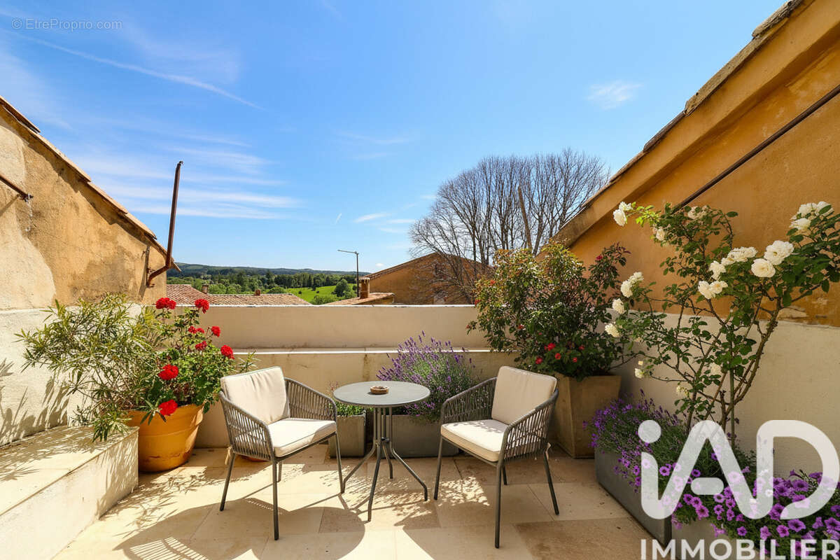 Maison 151 m² à Revest-Du-Bion  - photo 3